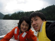 然別湖でボートに乗る